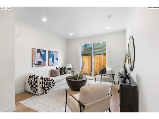 $299,900 | 6673 North Fessenden Street, Unit 3, Portland, OR 97203