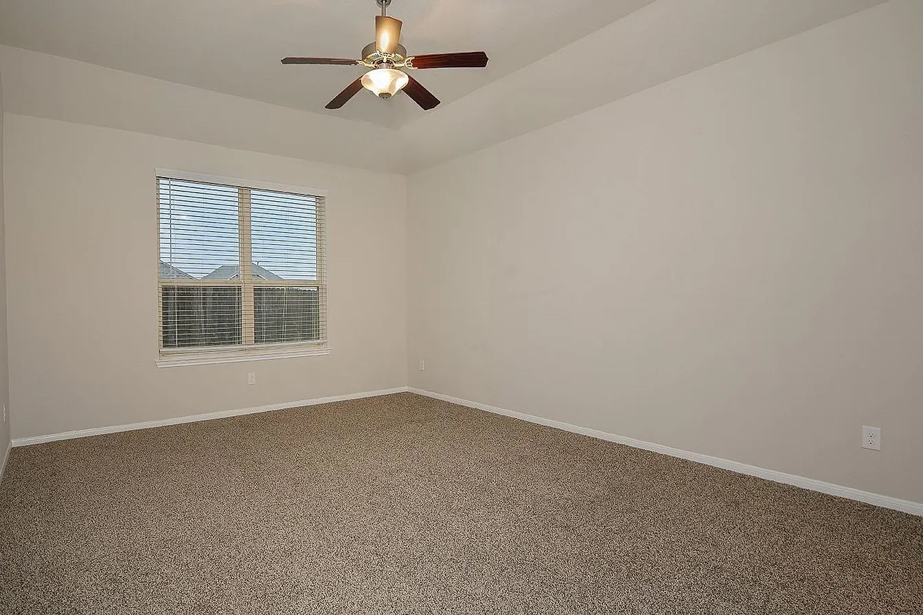 14215 Irvine Rnch Trail Conroe, TX 77384 - Photo 11 of 18