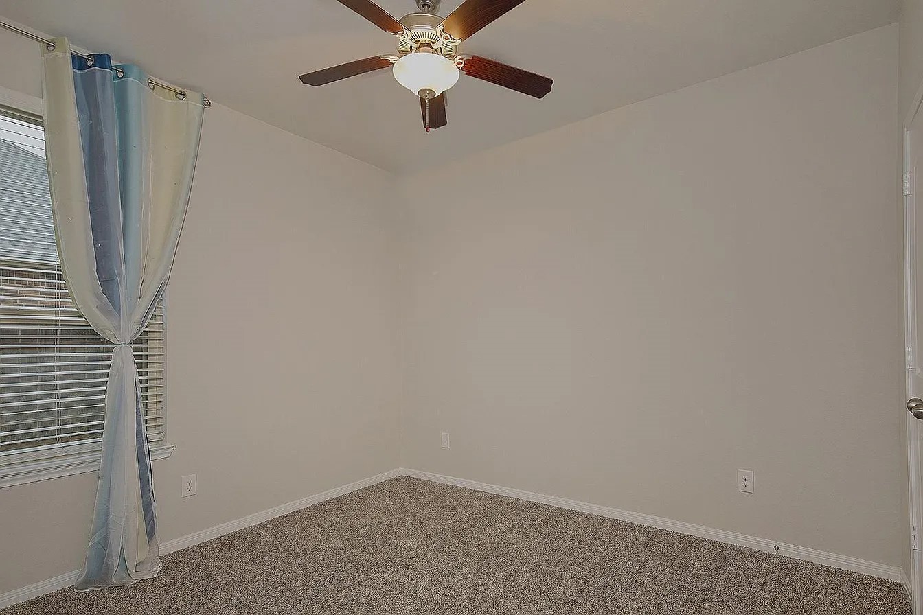 14215 Irvine Rnch Trail Conroe, TX 77384 - Photo 12 of 18