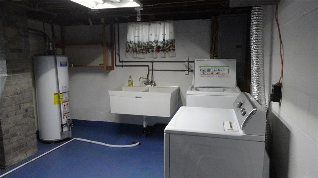212 North Duffy Road Butler, PA 16001 - Photo 22 of 25 Washer and dryer will stay, double laundry sink.