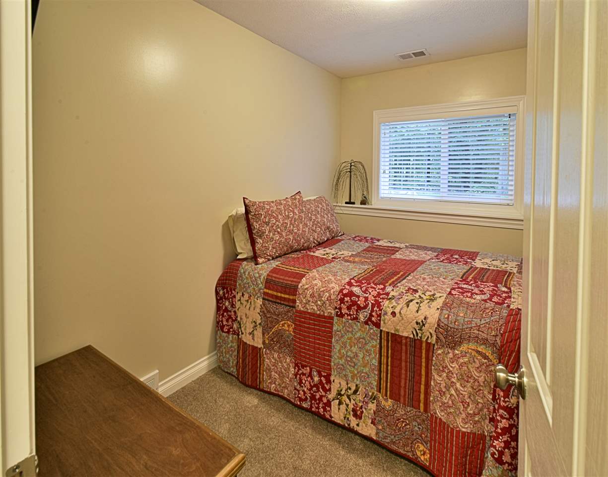 1883 Round Lake Road Interlochen, MI 49643 - Photo 12 of 25 1867353-11.JPG
