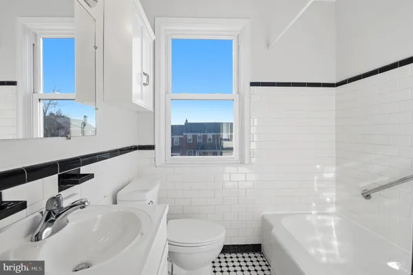 $1,700 | 3426 Parklawn Avenue, Baltimore, MD 21213