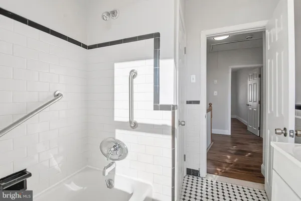 $1,700 | 3426 Parklawn Avenue, Baltimore, MD 21213