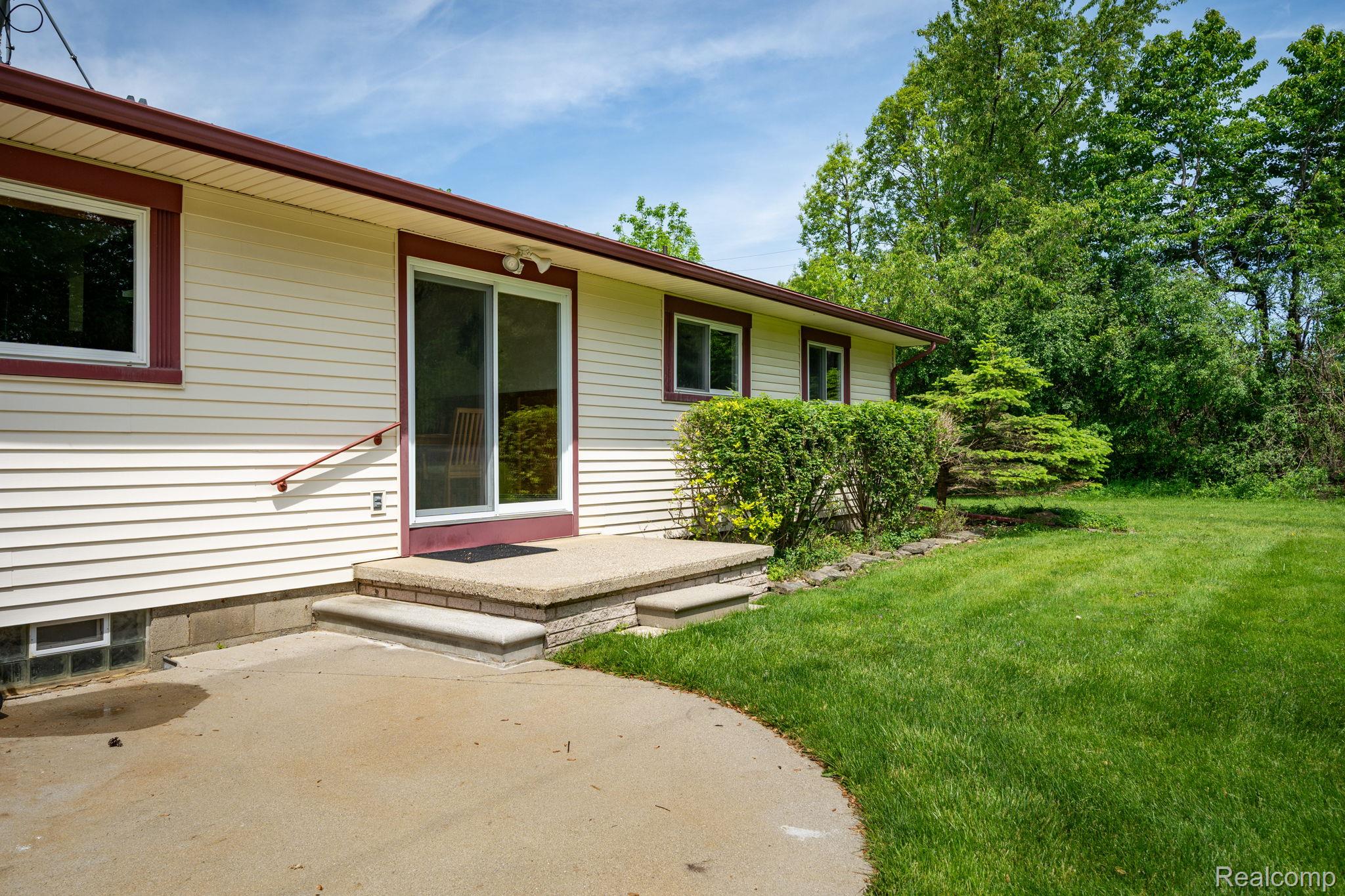 5871 Brewster Road Rochester, MI 48306 - Photo 38 of 50 31-web-or-mls-5871 Brewster Rd-31.jpg