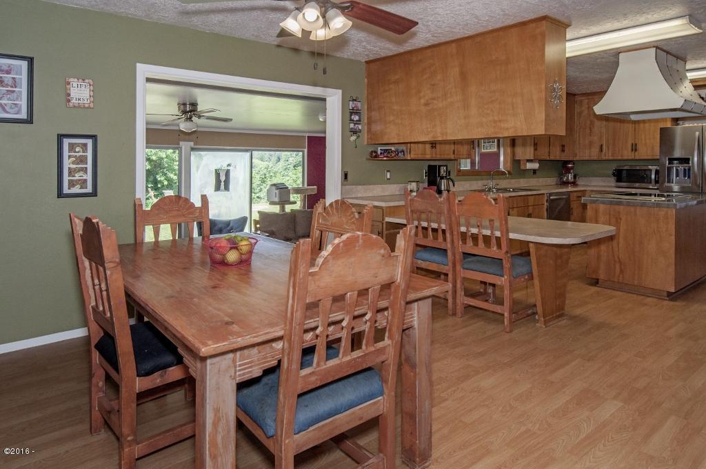316 Old River Road Northeast Siletz, OR 97380 - Photo 7 of 37 Dining Room - View 2 (1024x680)