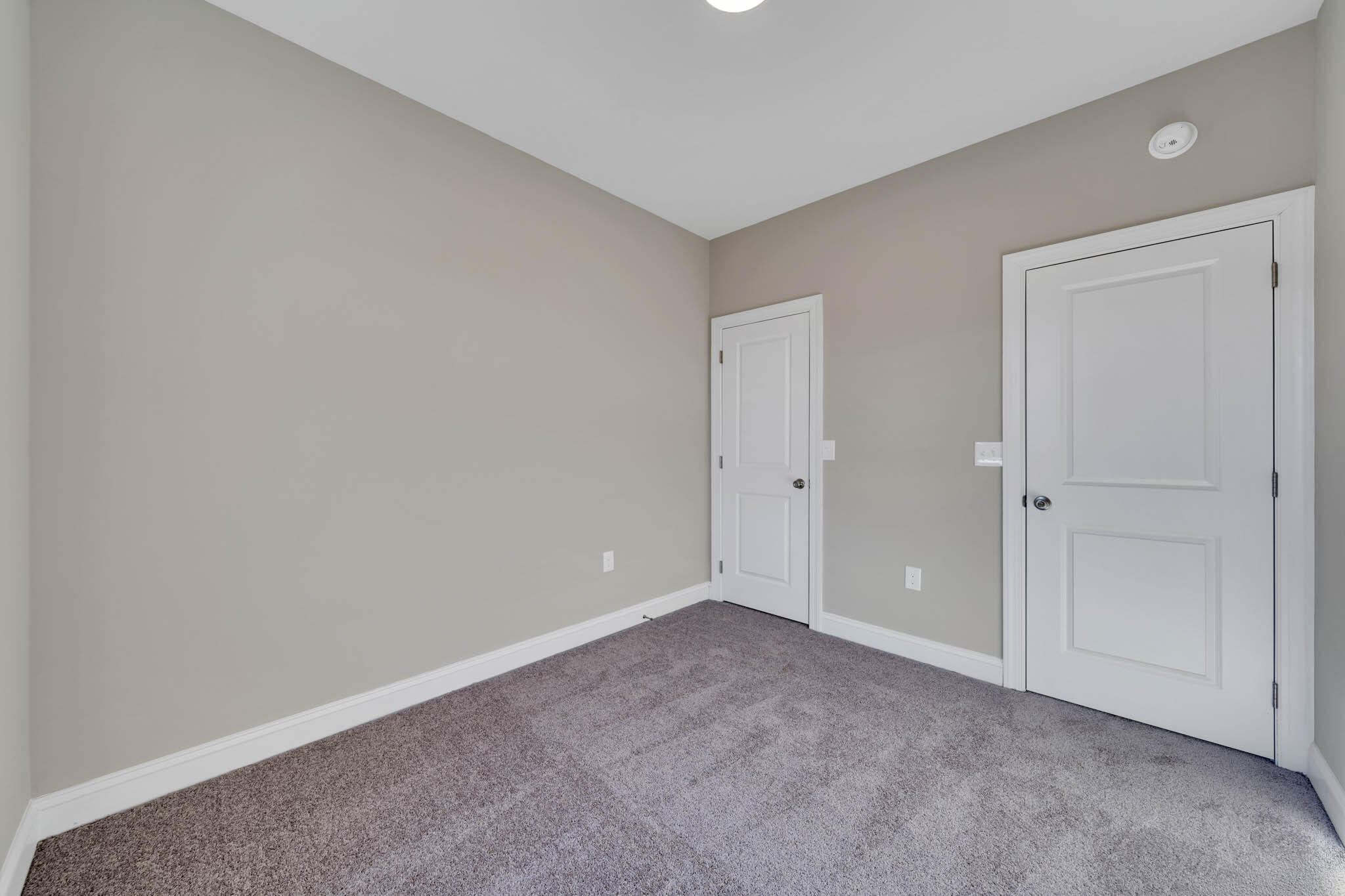 5631 Huntridge Road Roanoke, VA 24019 - Photo 28 of 40 27_Bedroom 2