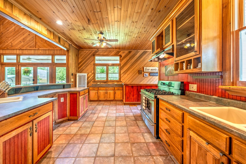 1471 Wolfcreek Road Murphy, NC 28906 - Photo 13 of 67