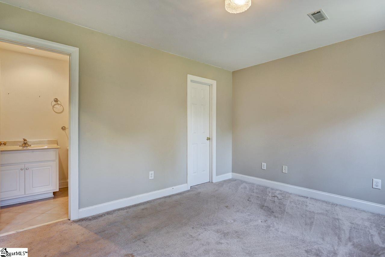 978 Holly Bush Road Easley, SC 29640 - Photo 15 of 31
