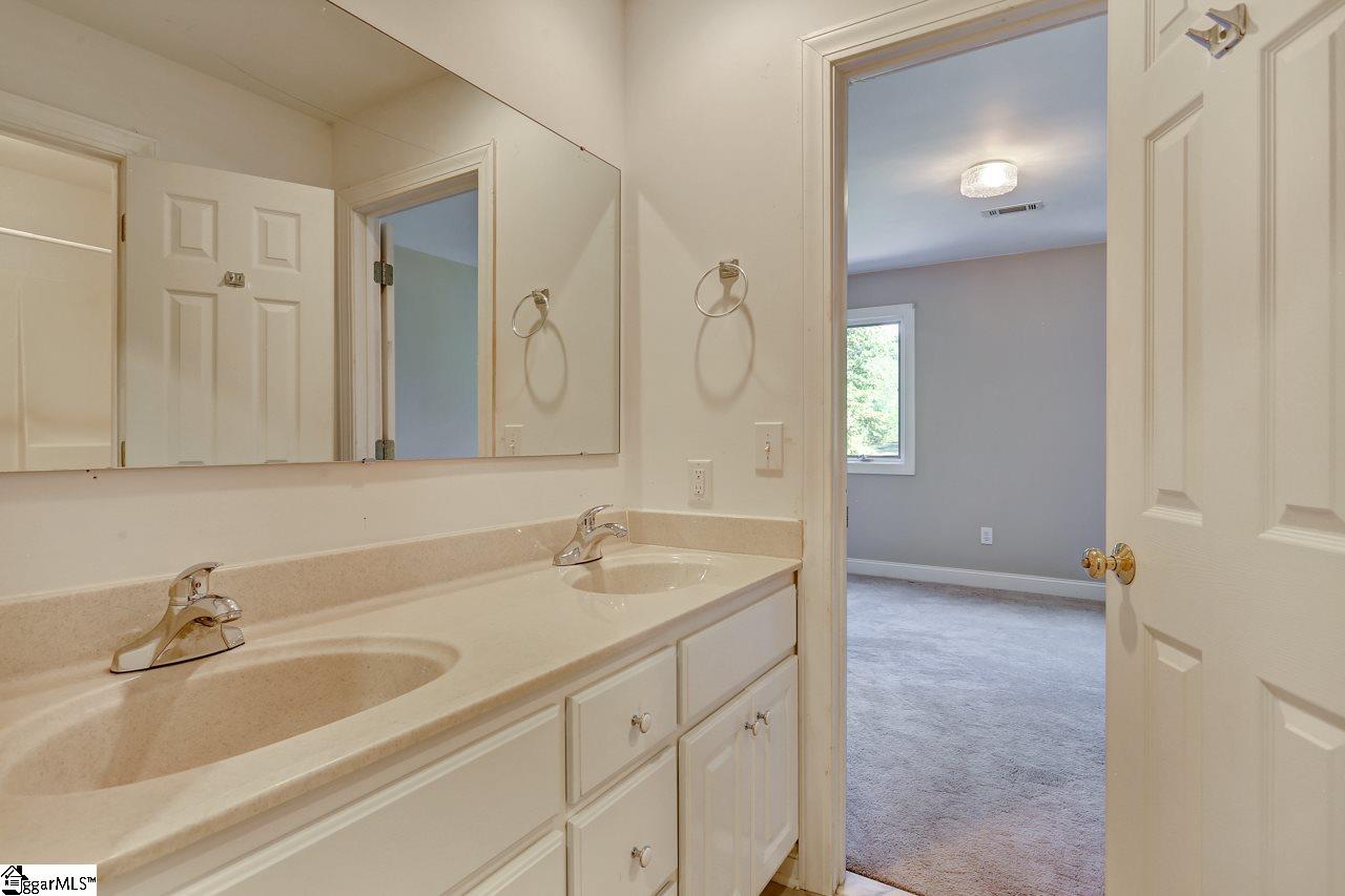 978 Holly Bush Road Easley, SC 29640 - Photo 16 of 31