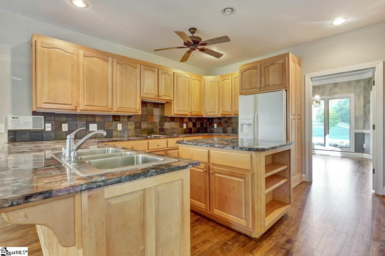 978 Holly Bush Road Easley, SC 29640 - Photo 10 of 31