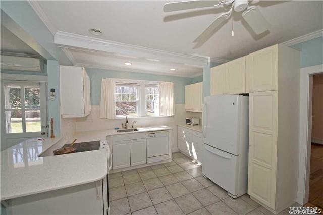 86 Cliff Road Belle Terre, NY 11777 - Photo 2 of 13
