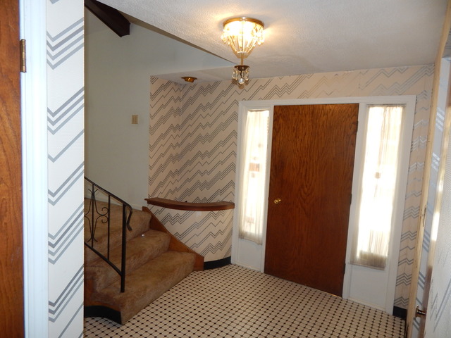 1120 West Compton Addison, IL 60101 - Photo 2 of 23