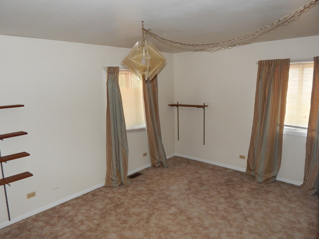 1120 West Compton Addison, IL 60101 - Photo 17 of 23