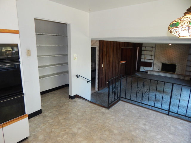 1120 West Compton Addison, IL 60101 - Photo 7 of 23