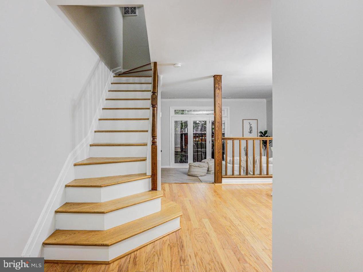 2011 Fountain Street Baltimore, MD 21231 - Photo 2 of 32