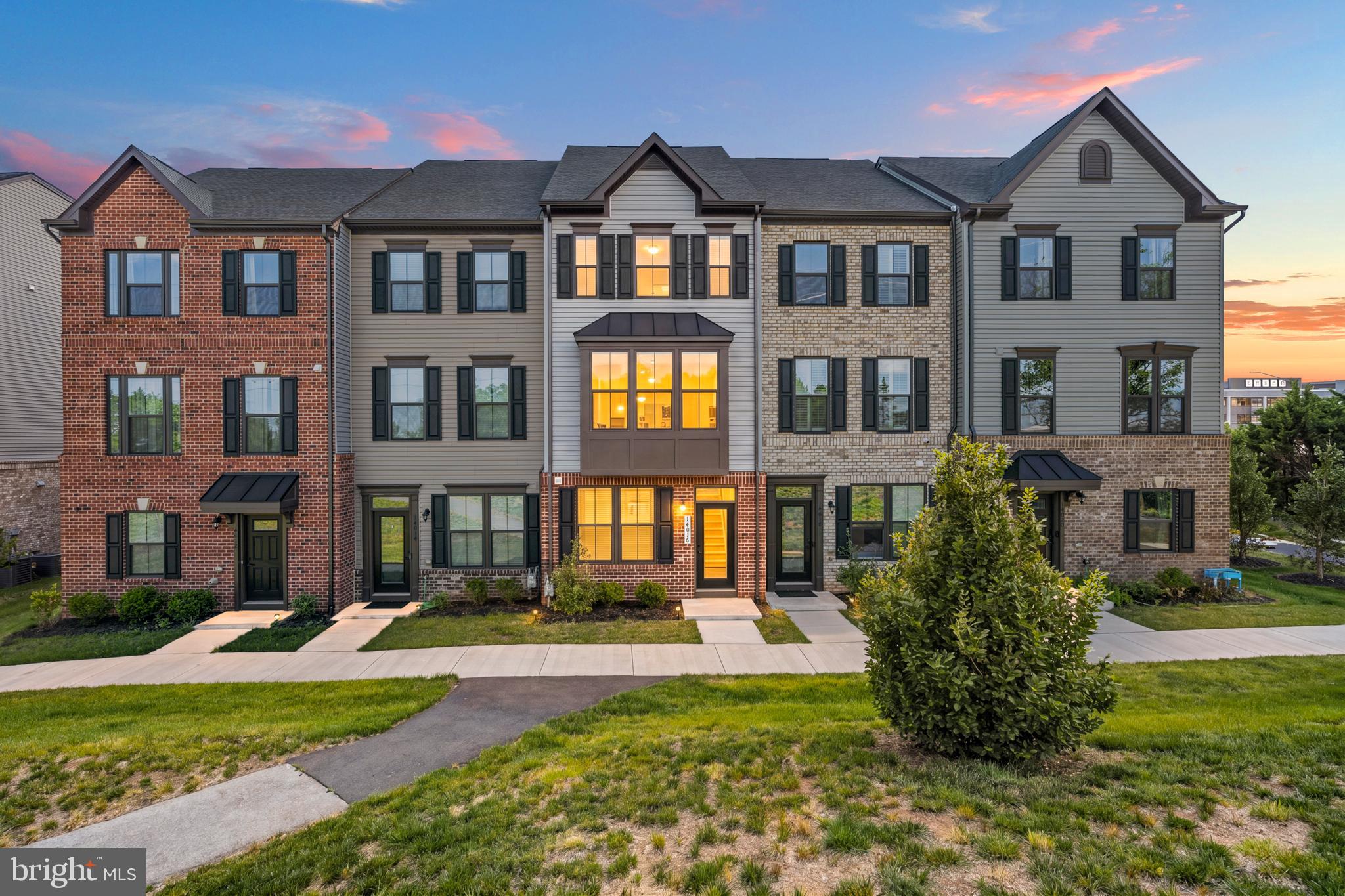 14016 Airfoil Road Herndon, VA 20171 - Photo 2 of 45