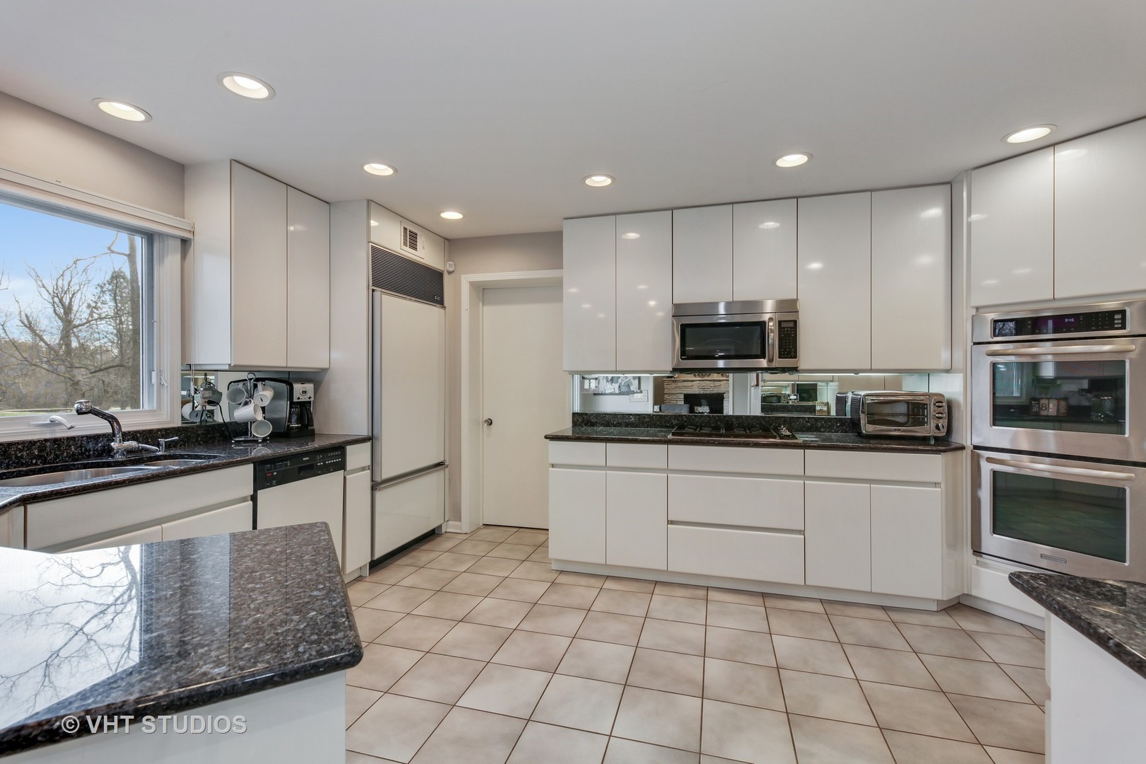 965 Heather Road Deerfield, IL 60015 - Photo 7 of 26