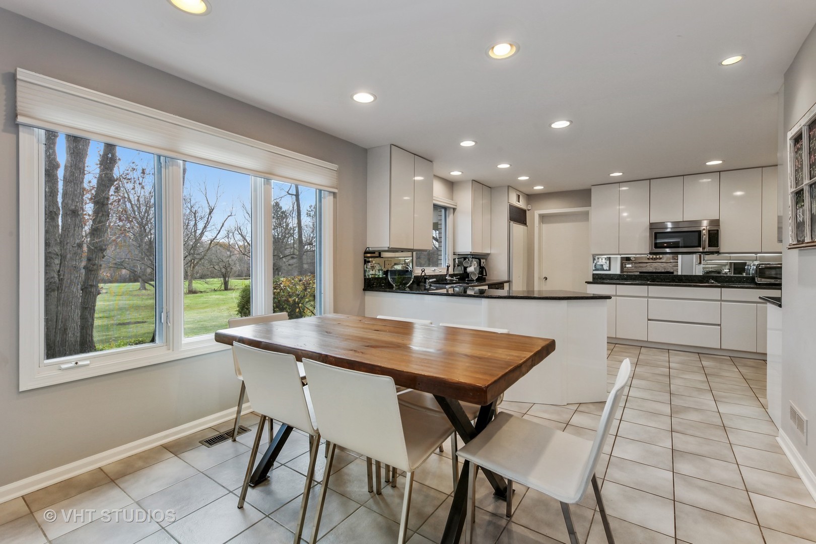 965 Heather Road Deerfield, IL 60015 - Photo 9 of 26