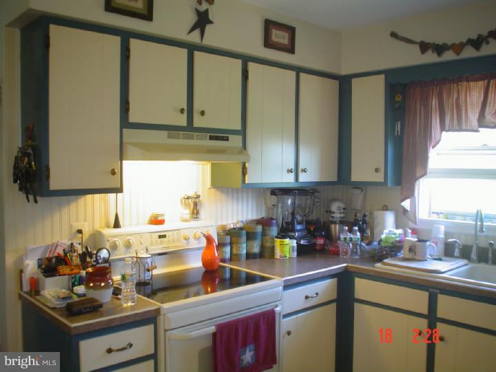 77 Quinton Alloway Road Salem, NJ 08079 - Photo 4 of 21 Kitchen