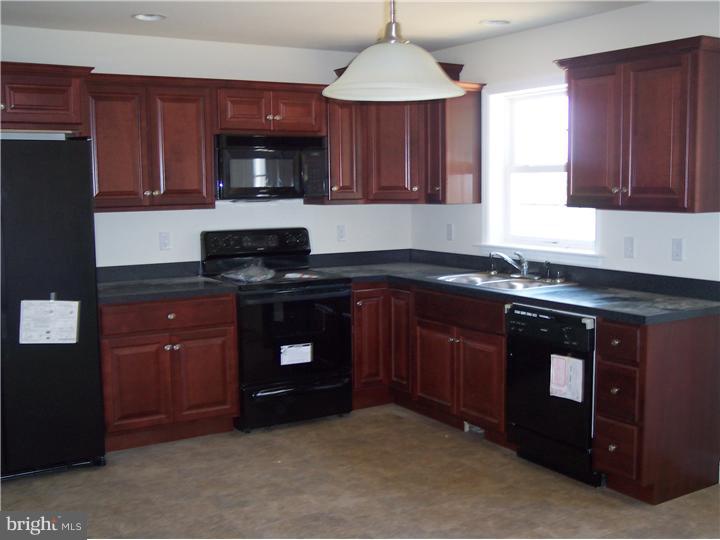 161 Waterway Road Oxford, PA 19363 - Photo 3 of 8 Kitchen