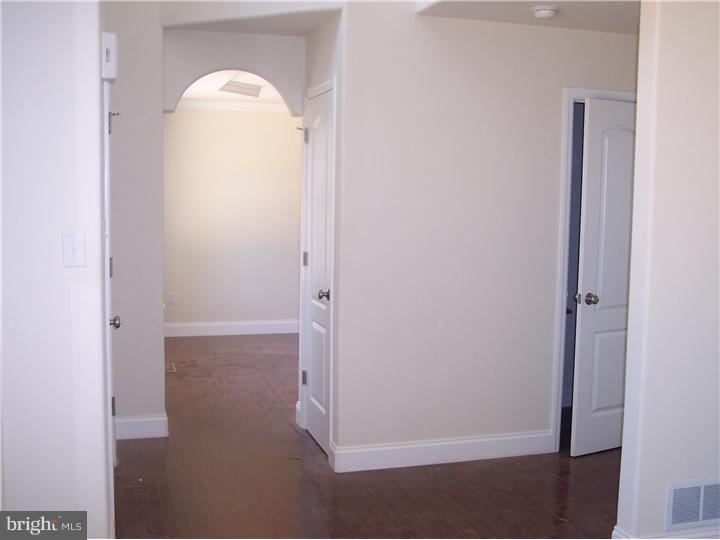 161 Waterway Road Oxford, PA 19363 - Photo 4 of 8 Hallway