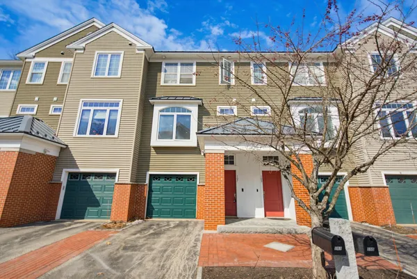 $549,000 | 107 Riverwalk Way, Manchester, NH 03101