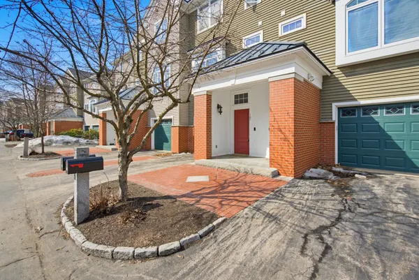 $549,000 | 107 Riverwalk Way, Manchester, NH 03101