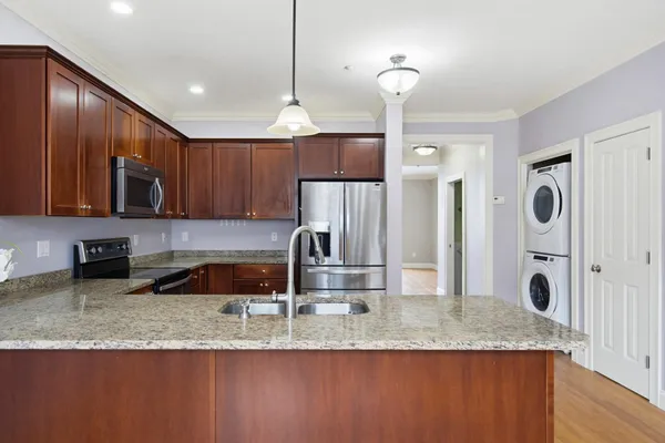 $549,000 | 107 Riverwalk Way, Manchester, NH 03101