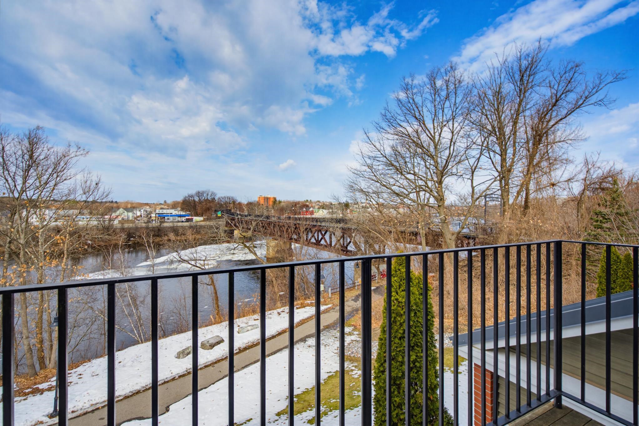 107 Riverwalk Way Manchester, NH 03101 - Photo 25 of 42