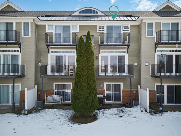 $549,000 | 107 Riverwalk Way, Manchester, NH 03101