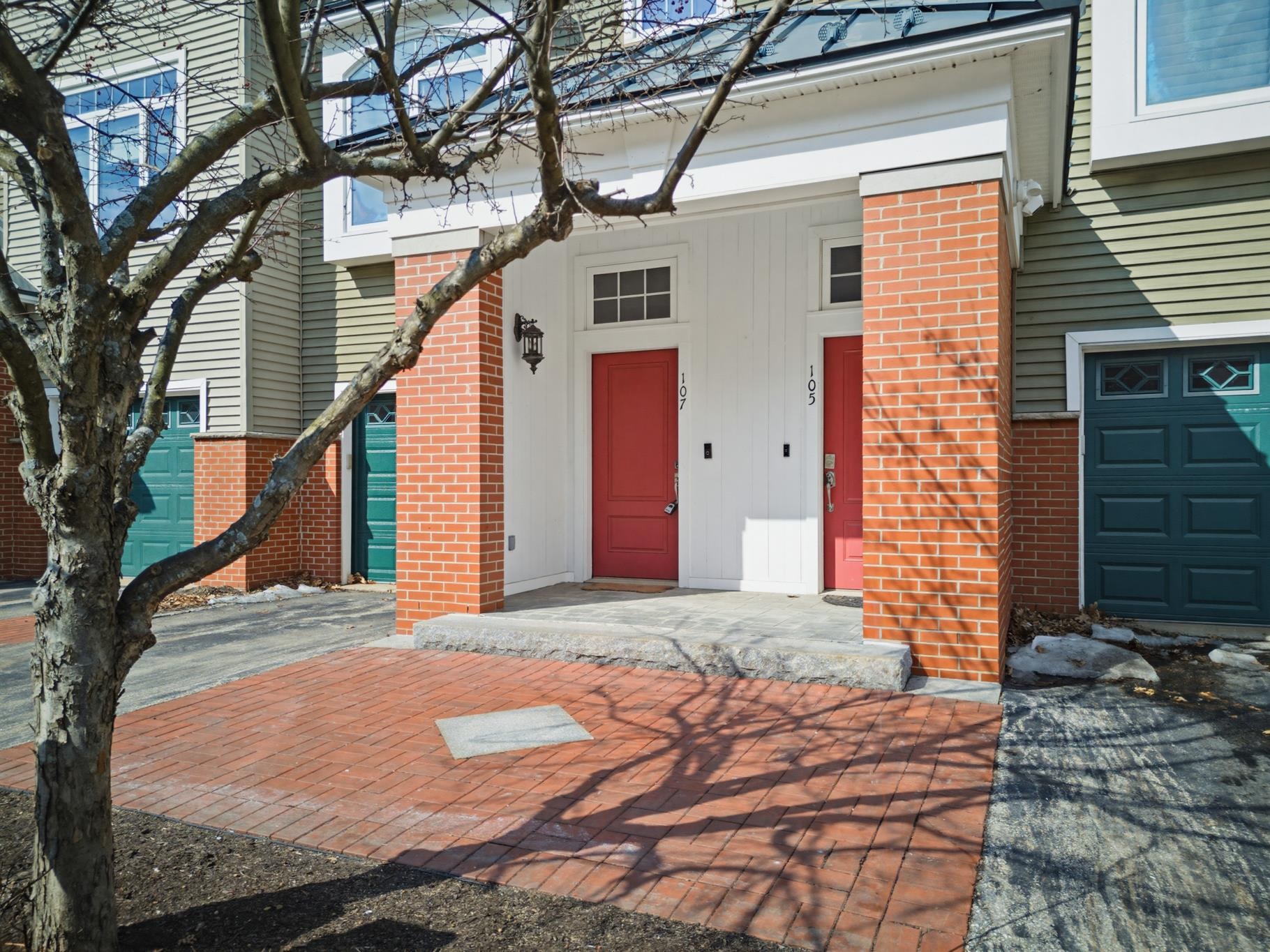 107 Riverwalk Way Manchester, NH 03101 - Photo 4 of 42