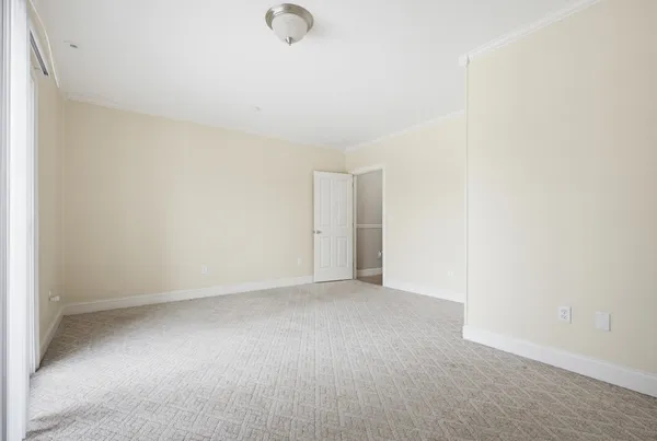 $549,000 | 107 Riverwalk Way, Manchester, NH 03101