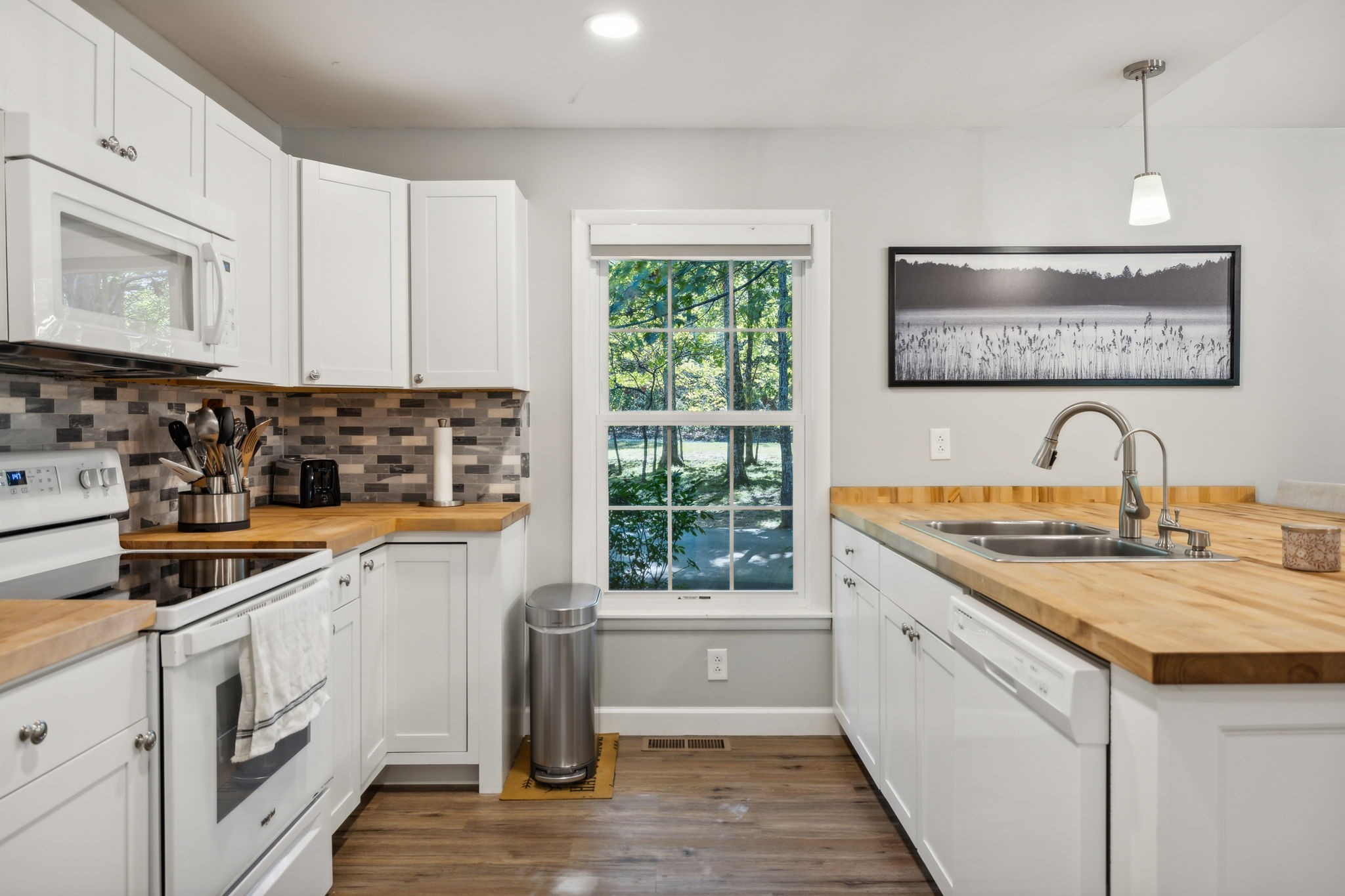 441 Scruggs Hollow Road Rockvale, TN 37153 - Photo 10 of 44 All appliances convey, ensuring you have everything you need to start cooking right away! 441 Scruggs Hollow Rd Rockvale, TN 37153