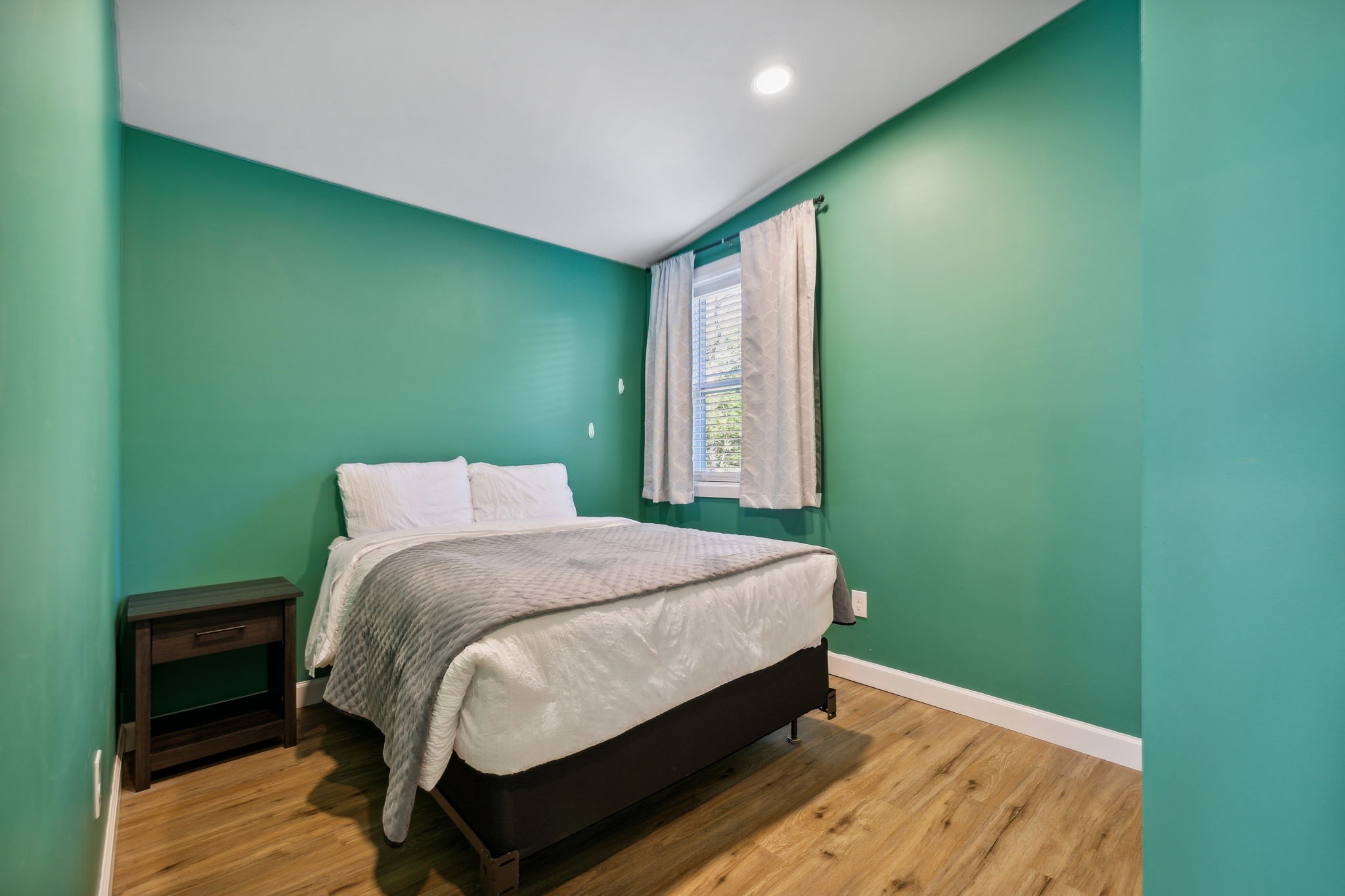 441 Scruggs Hollow Road Rockvale, TN 37153 - Photo 24 of 44 Bedroom 4 features a single window, providing natural light and a cozy ambiance. 441 Scruggs Hollow Rd Rockvale, TN 37153