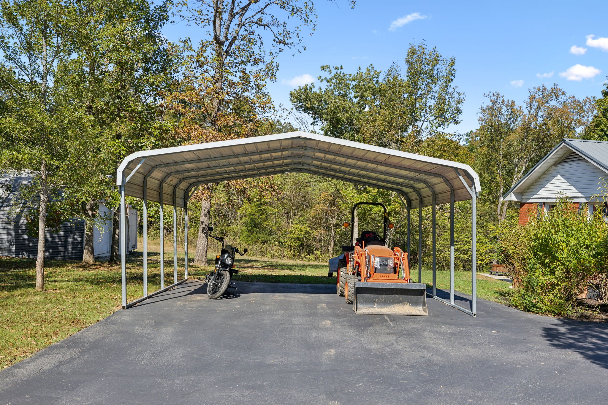 441 Scruggs Hollow Road Rockvale, TN 37153 - Photo 34 of 44 A very large circular paved driveway offers ample space for parking and easy maneuverability. 441 Scruggs Hollow Rd Rockvale, TN 37153