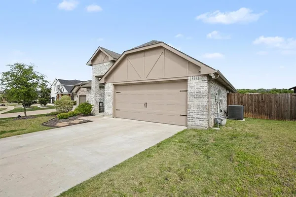 $428,000 | 1237 Rushmore Drive, Burleson, TX 76028