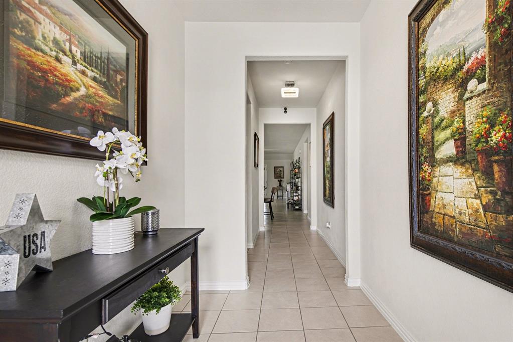 1237 Rushmore Drive Burleson, TX 76028 - Photo 5 of 28