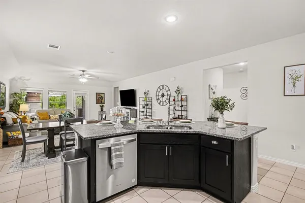 $428,000 | 1237 Rushmore Drive, Burleson, TX 76028