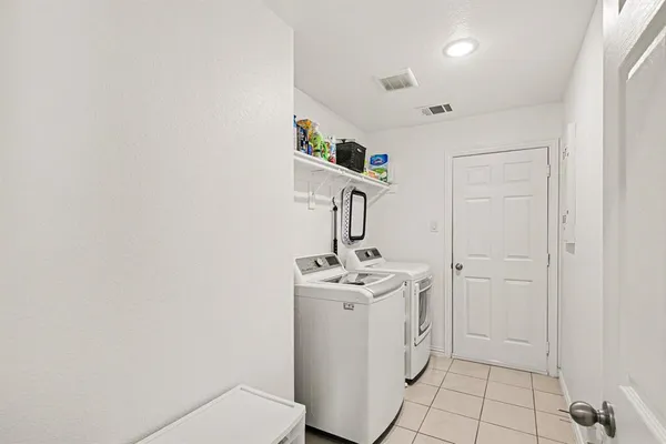 $428,000 | 1237 Rushmore Drive, Burleson, TX 76028