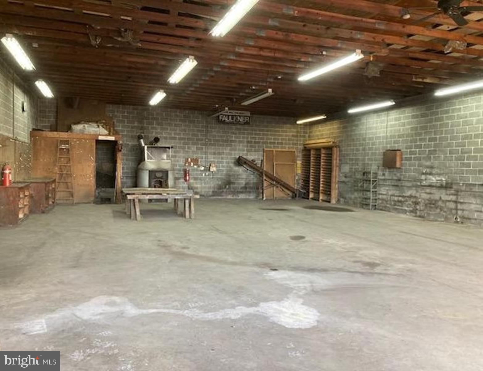 441 Pine Road Hamburg, PA 19526 - Photo 9 of 38