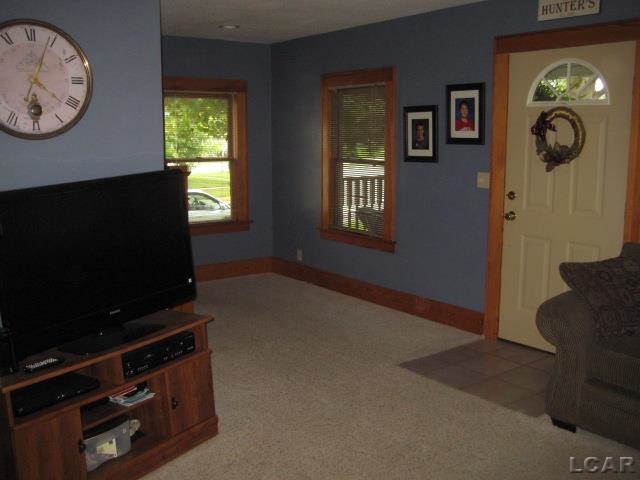 31212363-4.JPG