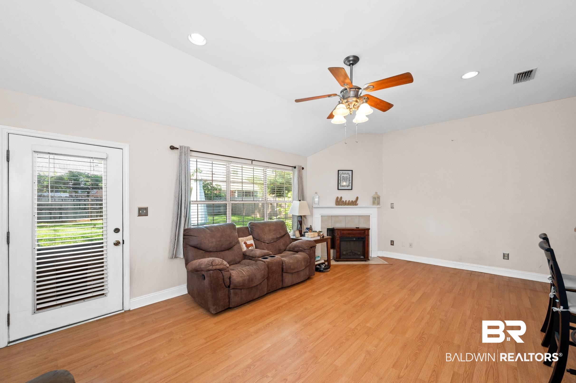 10428 South Side Loop Fairhope, AL 36532 - Photo 9 of 31