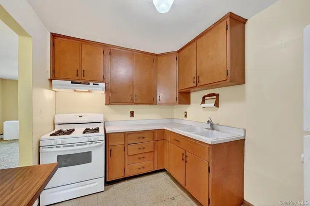 $399,900 | 17 Hickory Street, Highland Mills, NY 10930