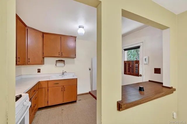 $399,900 | 17 Hickory Street, Highland Mills, NY 10930