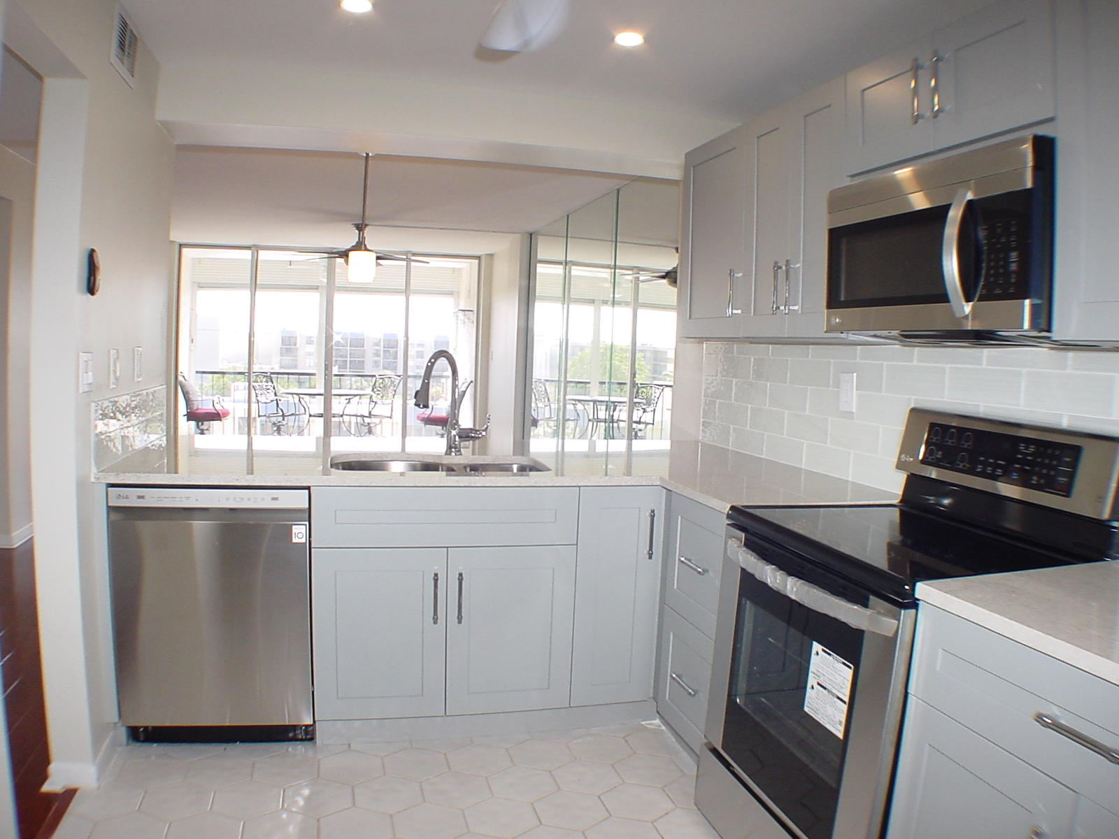 9 Royal Palm Way, Unit 604 Boca Raton, FL 33432 - Photo 3 of 31 DSC00471