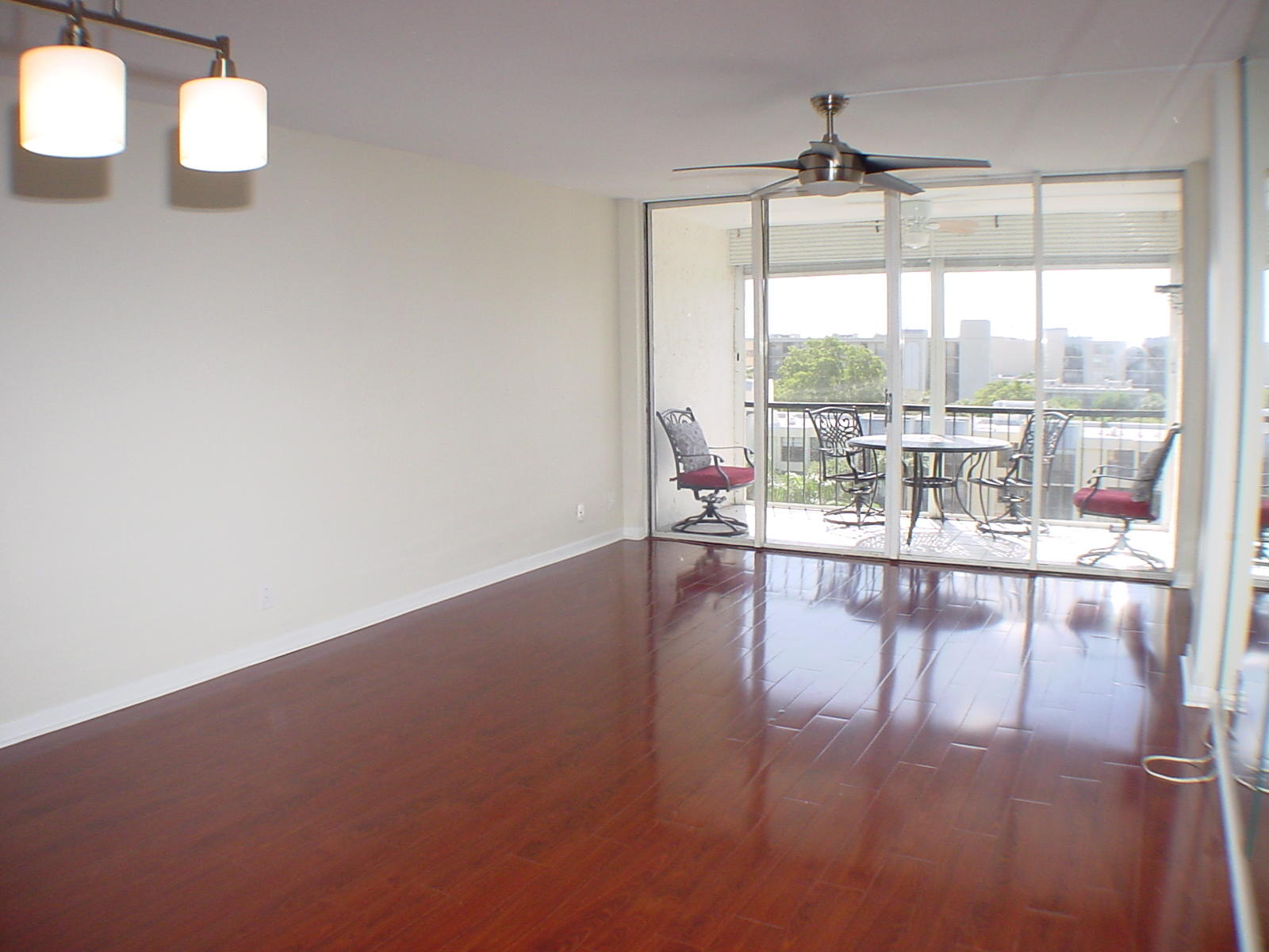 9 Royal Palm Way, Unit 604 Boca Raton, FL 33432 - Photo 7 of 31 DSC00486