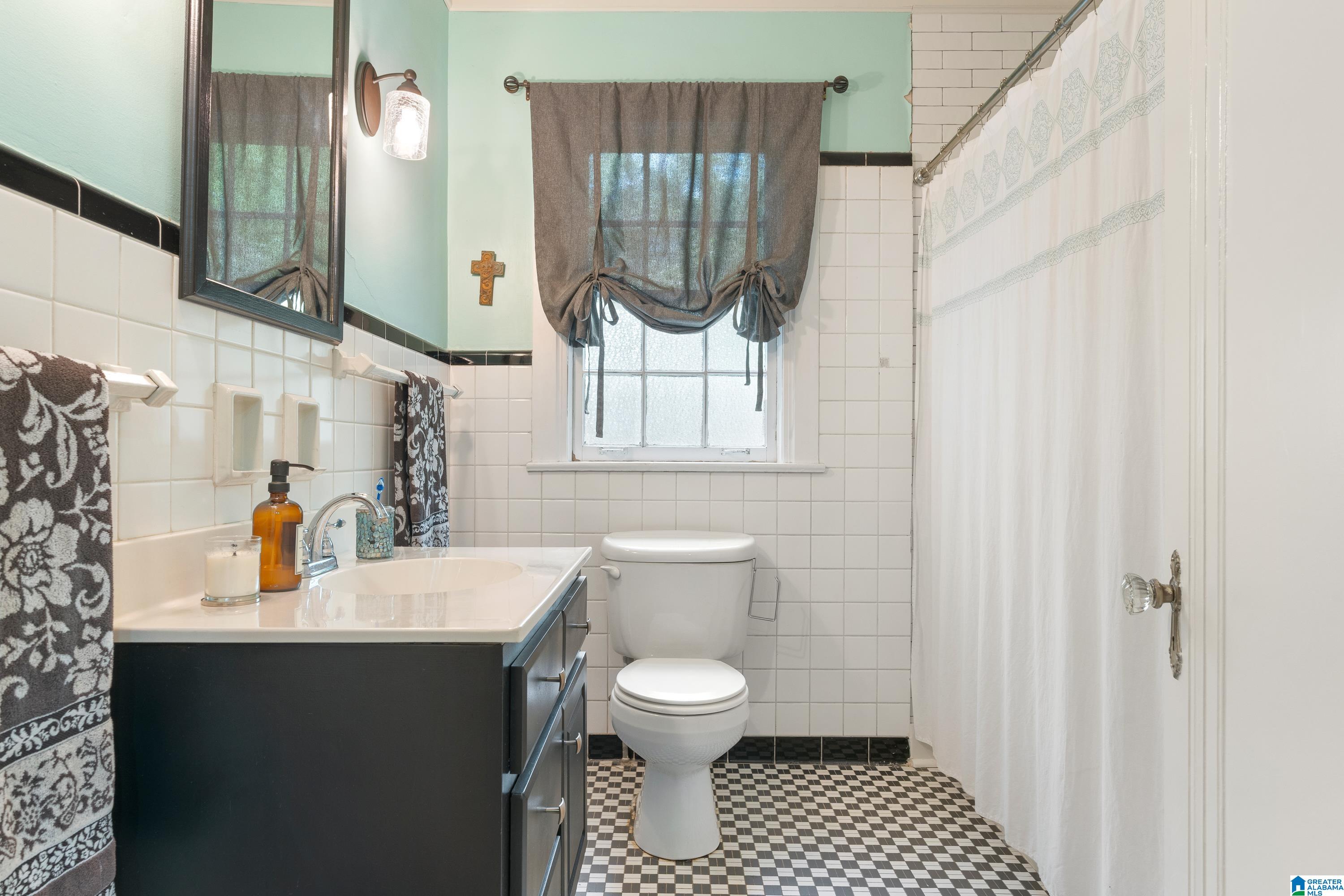 915 Irving Road Birmingham, AL 35209 - Photo 19 of 36