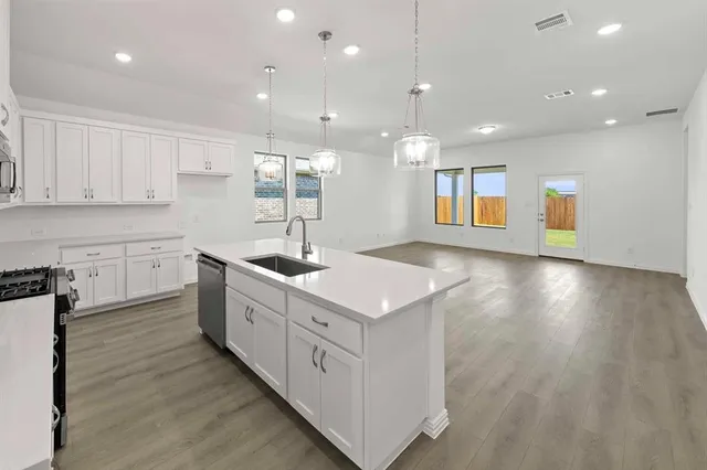 $389,300 | 757 Waterhouse Lk Drive, Anna, TX 75409