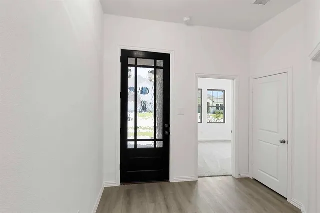 $389,300 | 757 Waterhouse Lk Drive, Anna, TX 75409