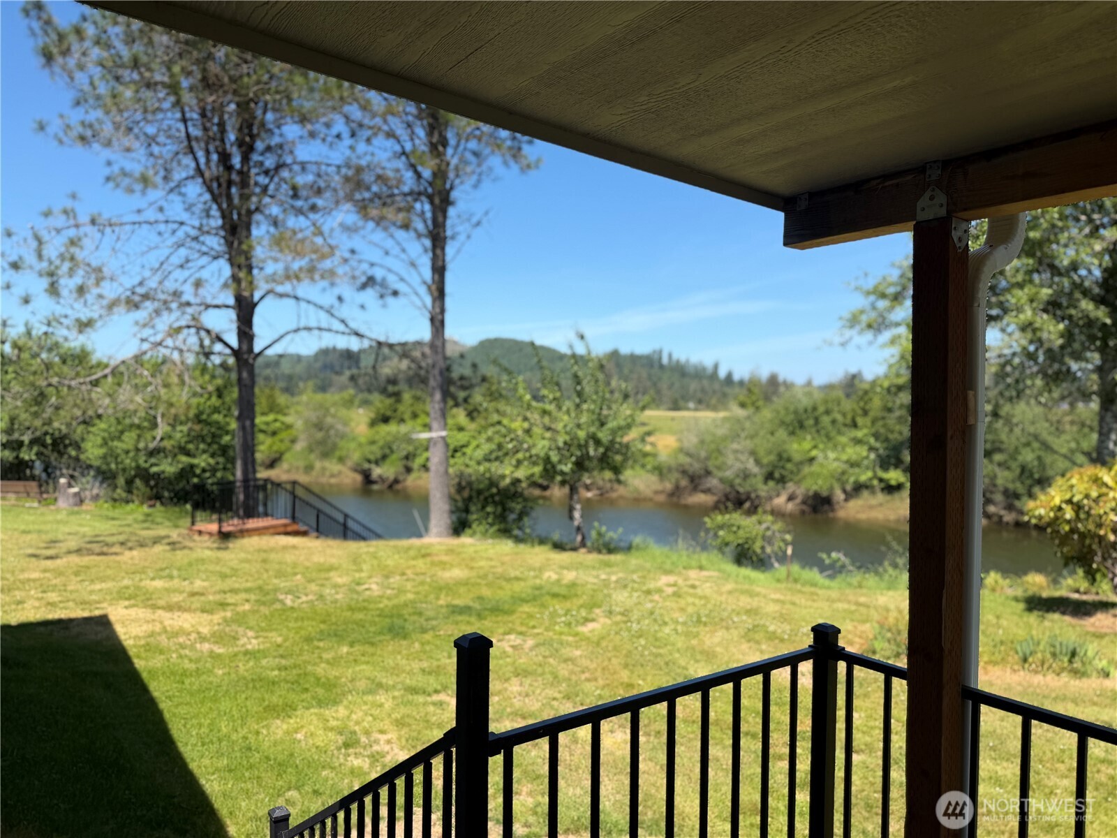 1331 Dolan Street Raymond, WA 98577 - Photo 4 of 38